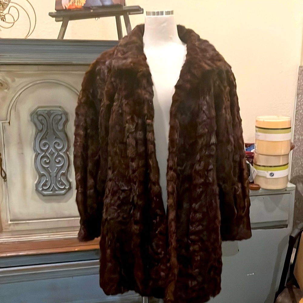 Stephens Furs .. Brown fur coat . Size L